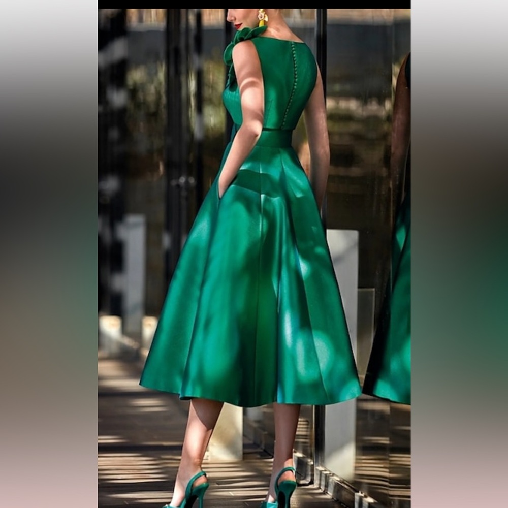 Elegant Green V-Neck Dress Prom Cocktail - Picture 2 of 9